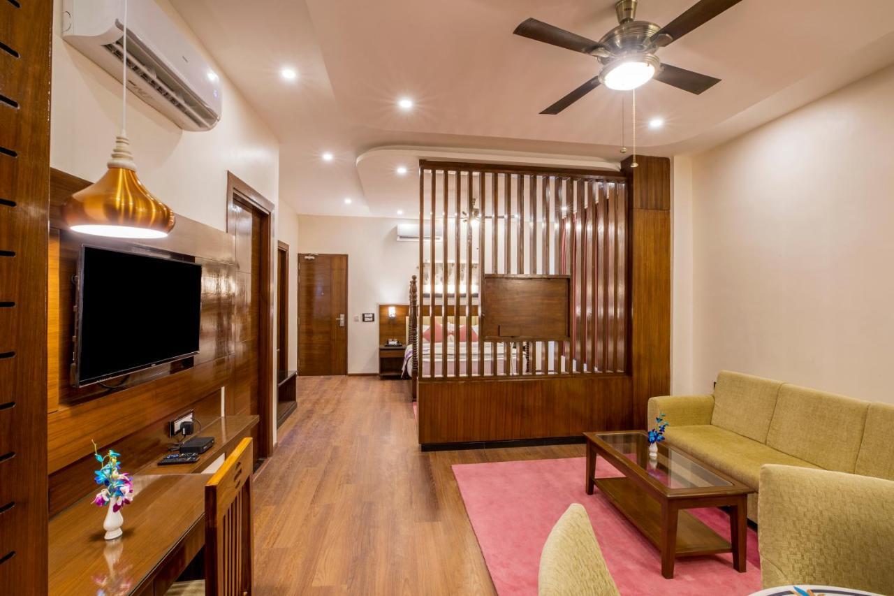 Regenta Inn On The Ganges רישיקש מראה חיצוני תמונה