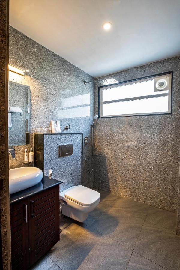 Regenta Inn On The Ganges רישיקש מראה חיצוני תמונה