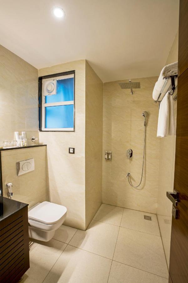 Regenta Inn On The Ganges רישיקש מראה חיצוני תמונה