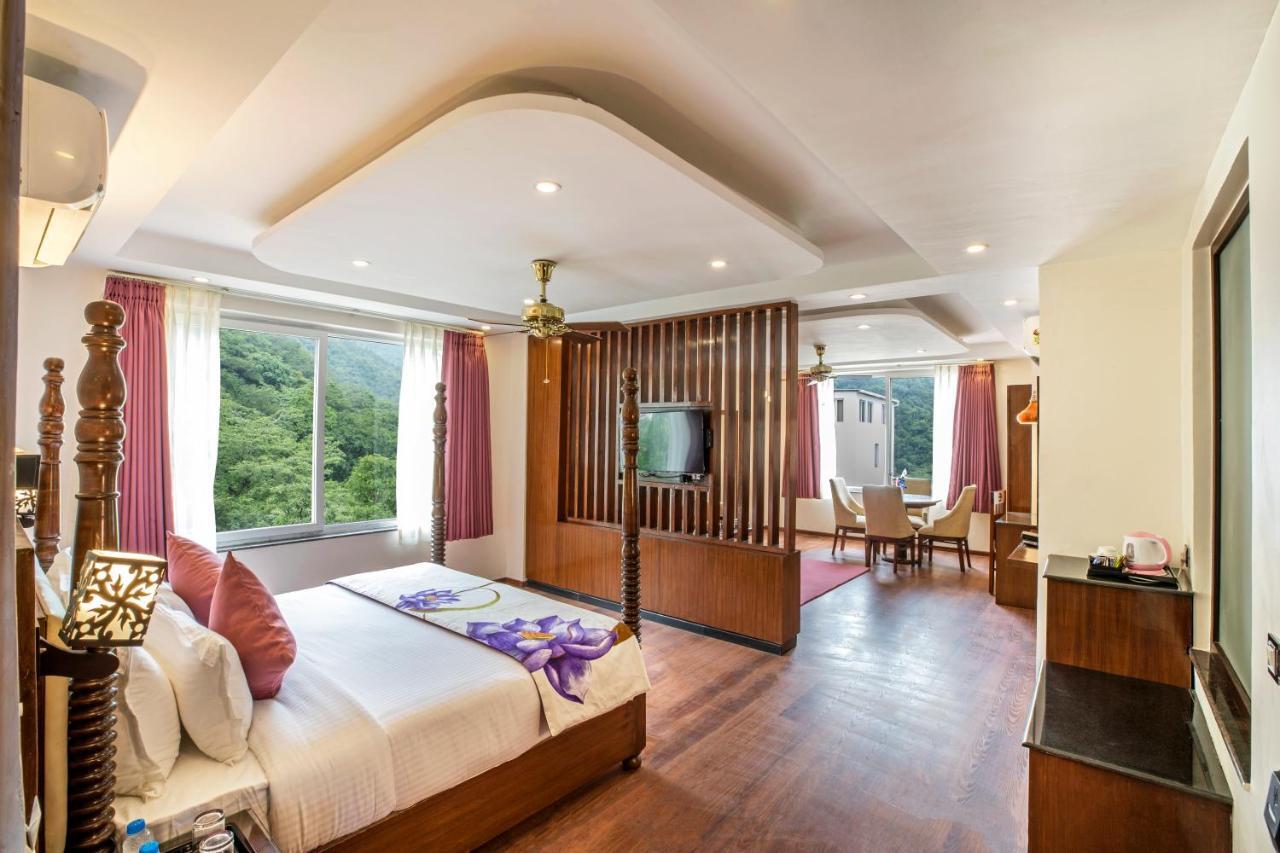 Regenta Inn On The Ganges רישיקש מראה חיצוני תמונה